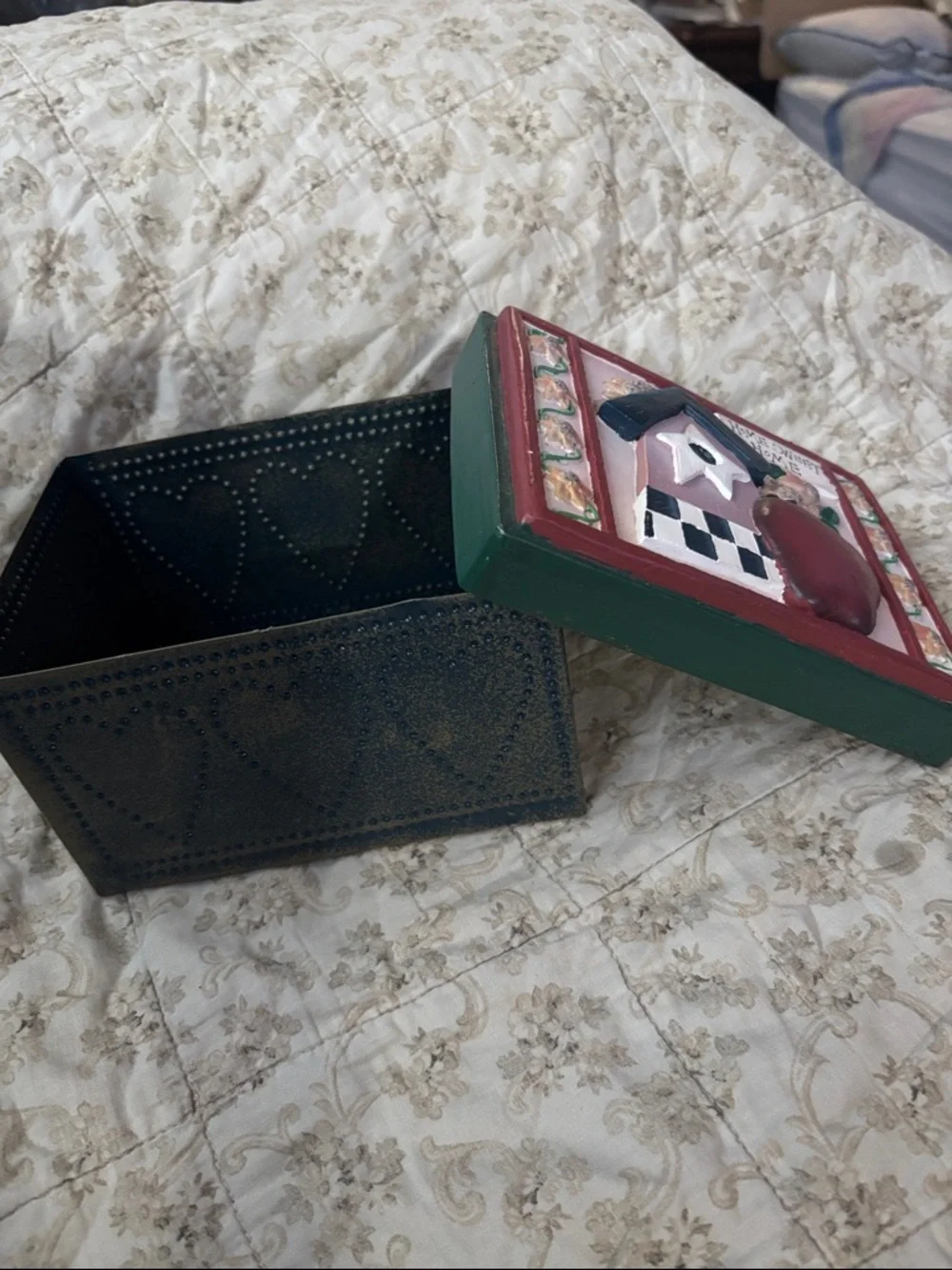 Decorative Metal Green and Red Home Sweet Home Kitchen Recipe Storage Box